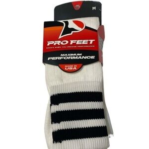 Pro feet socks women white black performance lightweight socks NWT Sz medium